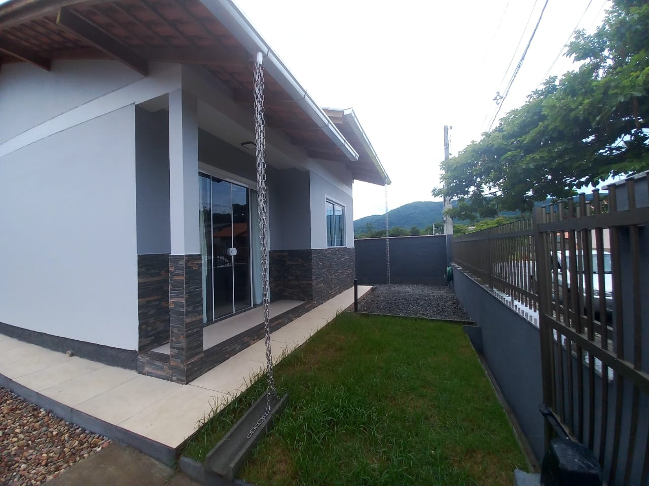 Lugar Perfeito para viver em família, casa localizada em rua sem saída com excelentes vizinhos, lugar tranquilo em contato com a natureza. - foto 1