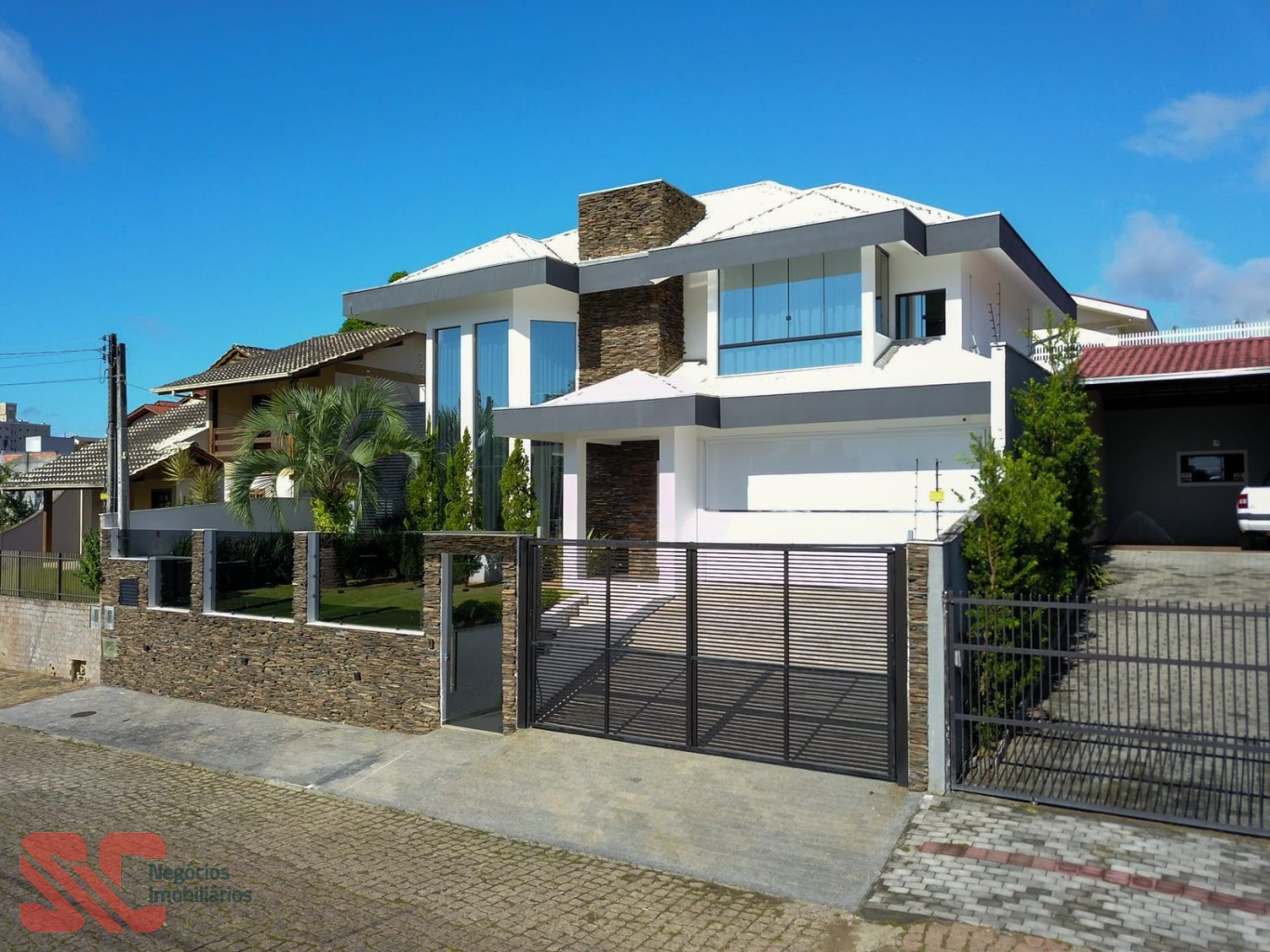 Residência de alto padrão no bairro Rio Morto — foto 2