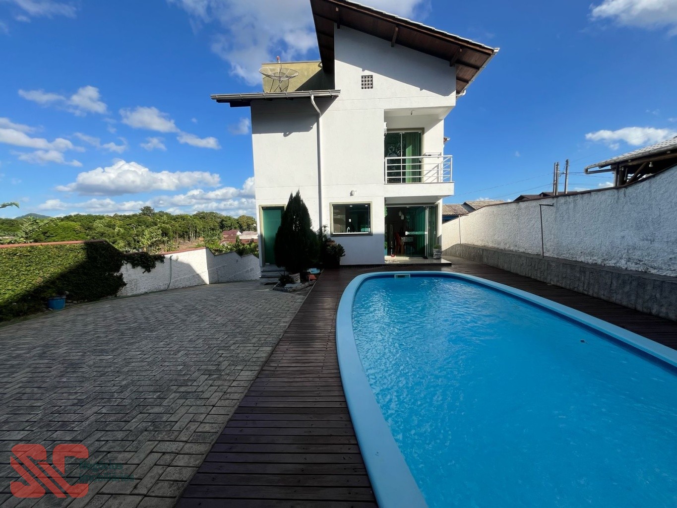 Casa ampla com piscina - foto 1