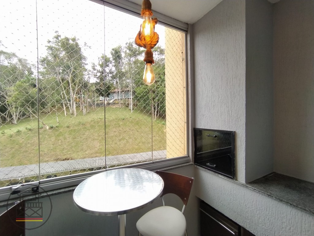 Apartamento semi-mobiliado, bairro Água Verde! - foto 1