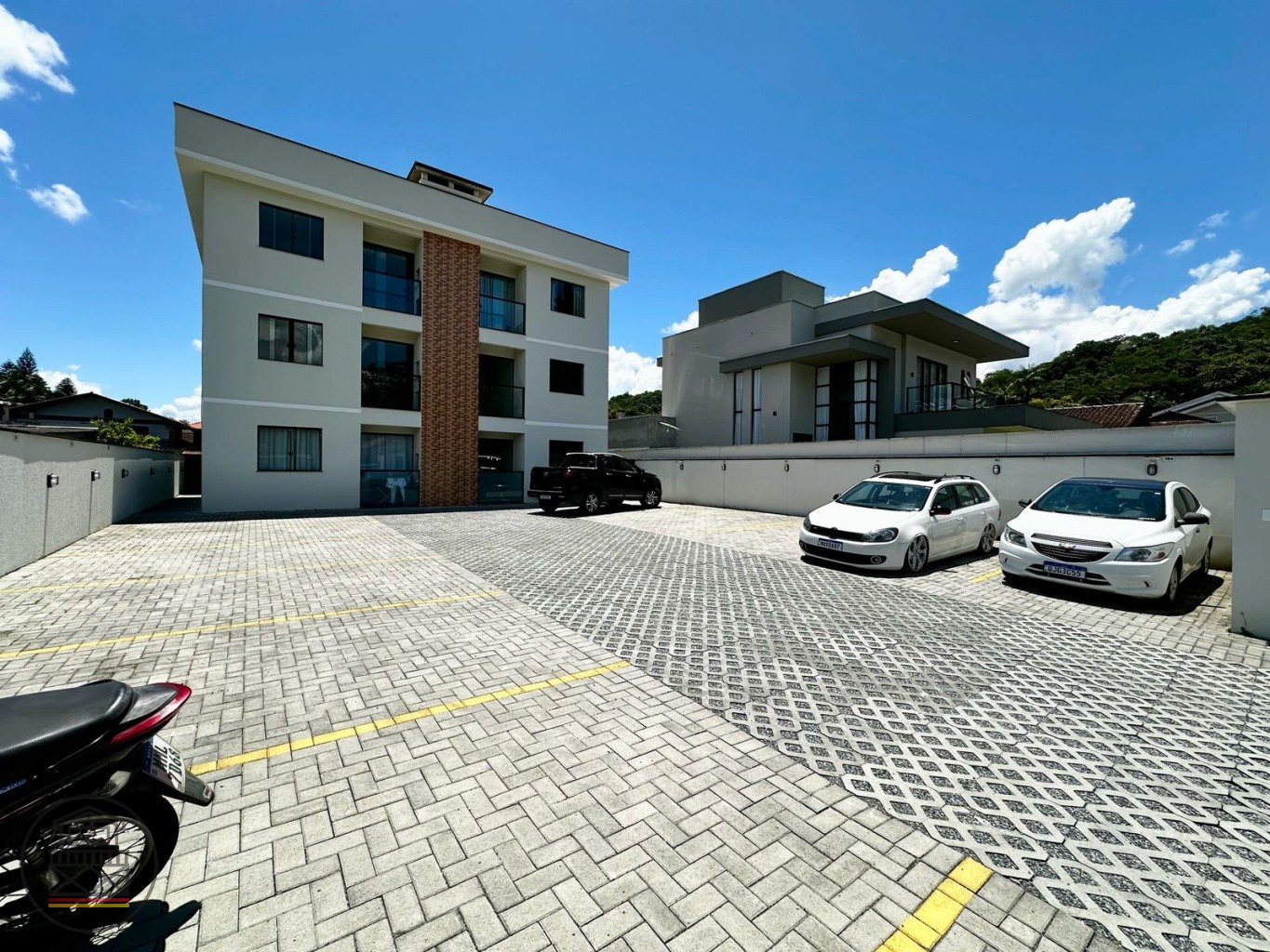 Apartamento com espaço externo e entrada individual. - foto 1