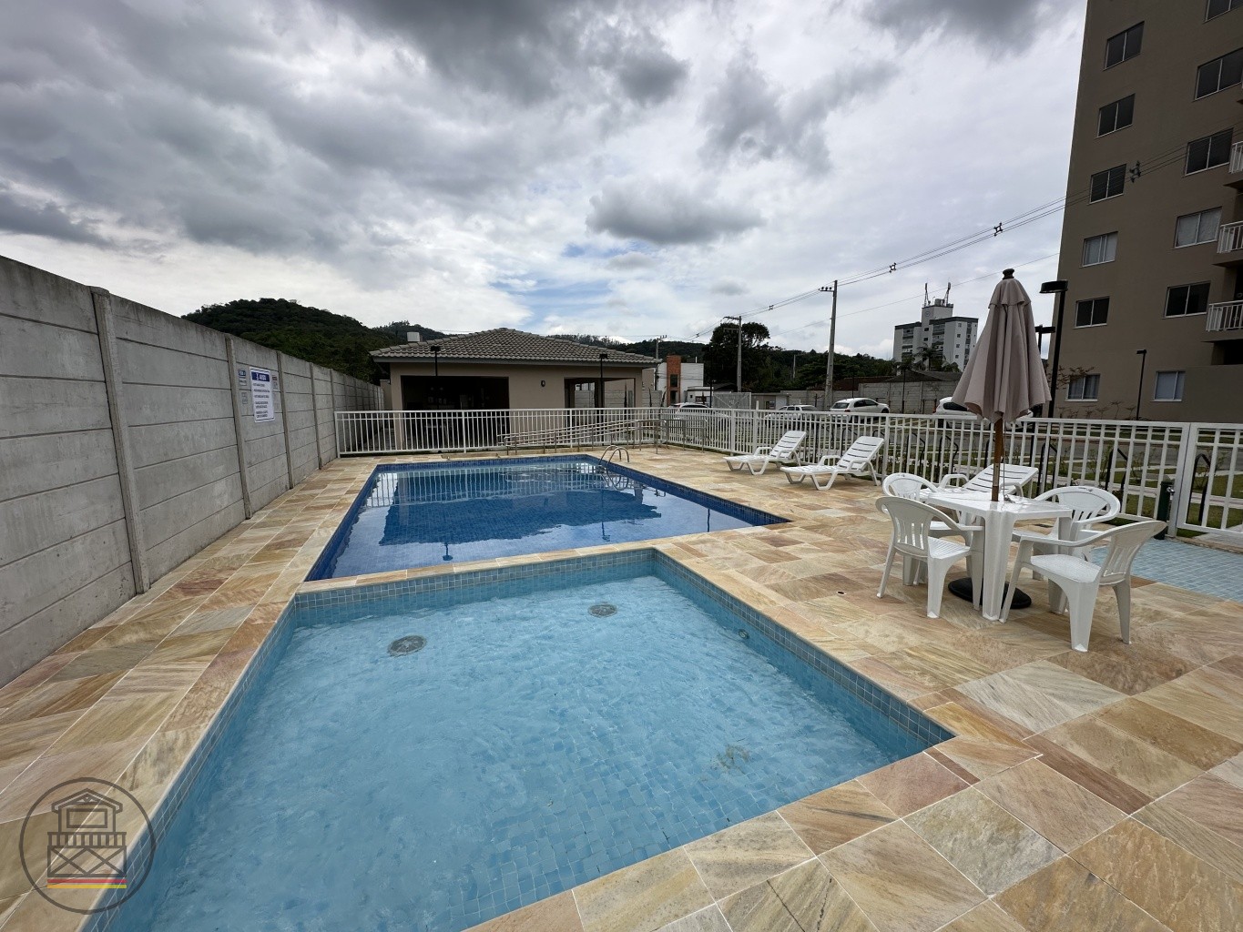 Apartamento em Blumenau - 2 Dormitórios - foto 1