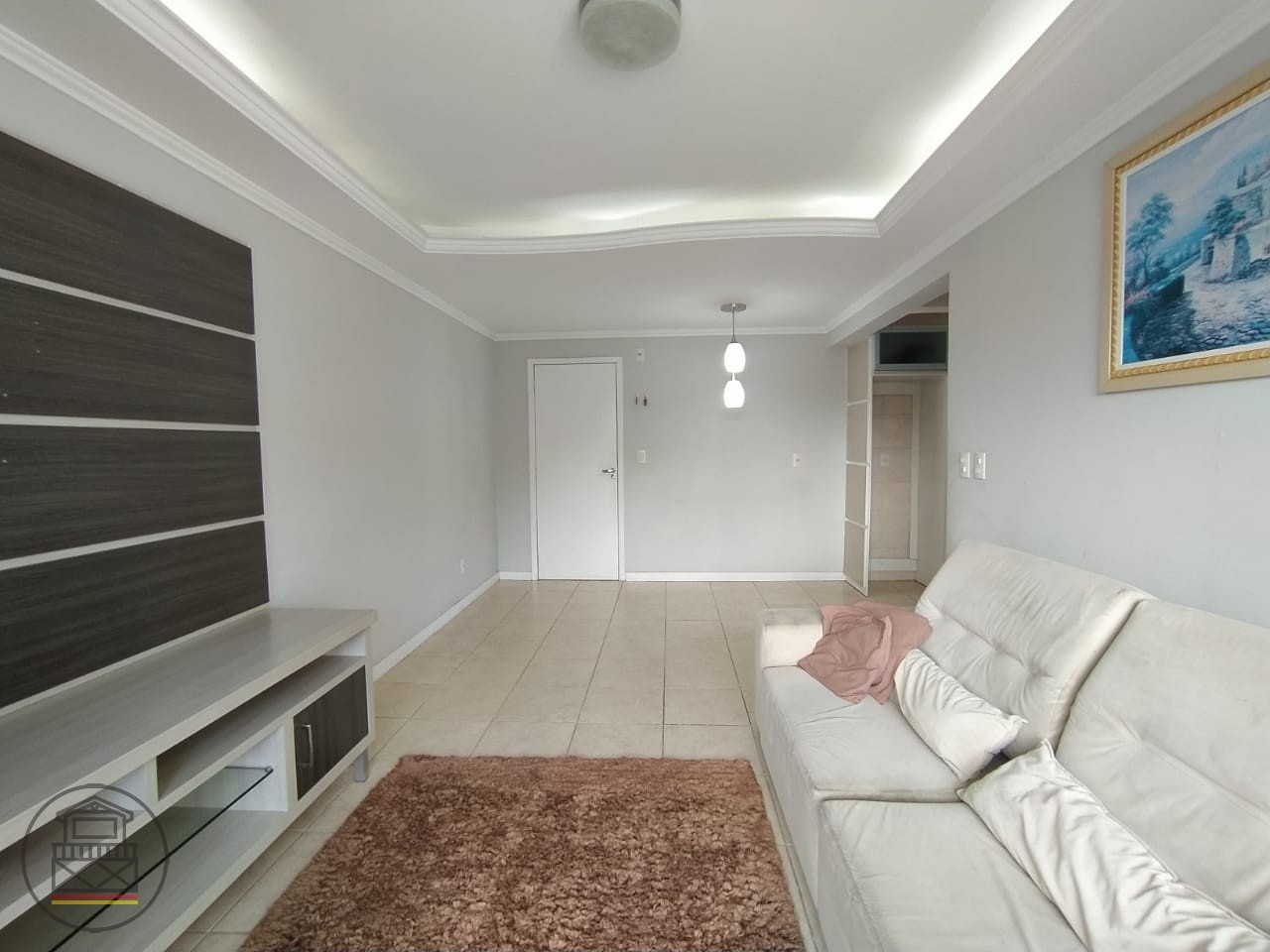 Lindo Apartamento semi mobiliado de 02 quartos com suíte e duas vagas de garagens. — foto 4