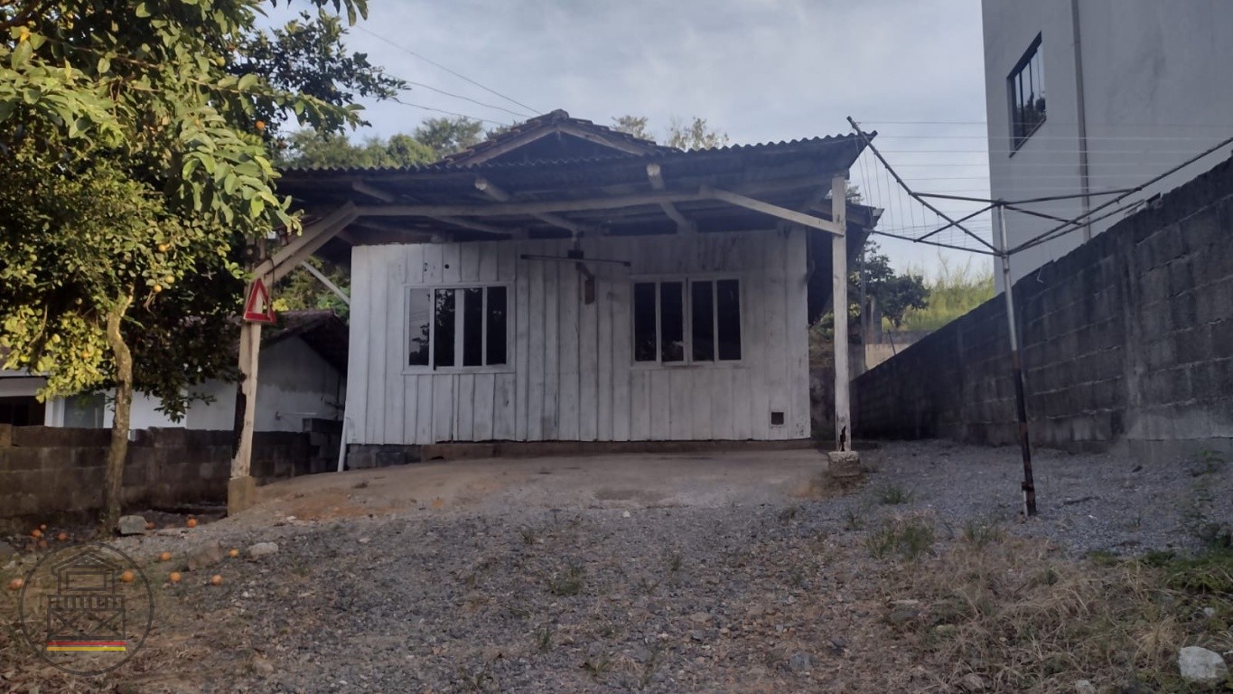 Oportunidade para Investimento ou Construção: Terreno com Casa Antiga! - foto 1