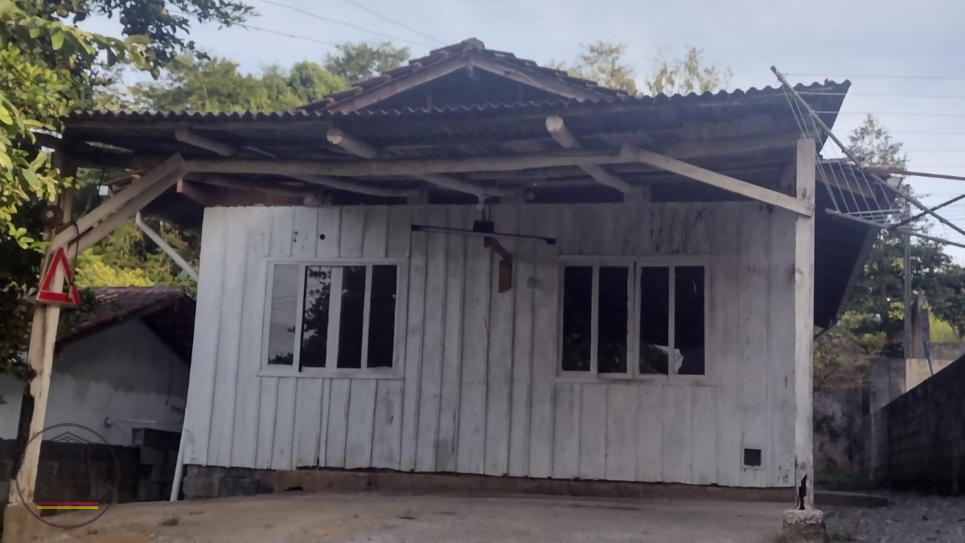 Oportunidade para Investimento ou Construção: Terreno com Casa Antiga! — foto 3
