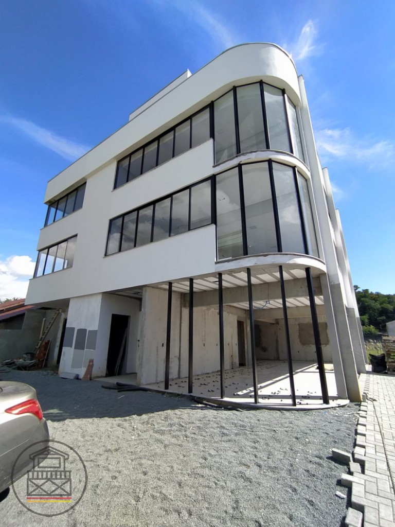 Empreendimento Comercial de Alto Padrão em Fase de Construção, em rua de grande circulação. - foto 1