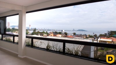 Apartamento no bairro Praia da Armação do Itapocoroy
