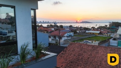 Apartamento no bairro Praia da Armação do Itapocoroy