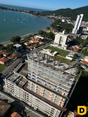 Apartamento no bairro Armação de Itapocoroi