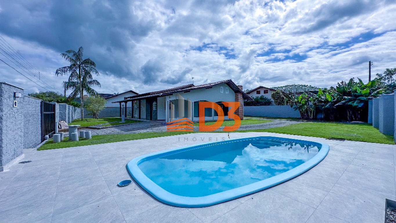 Bela casa de esquina com piscina em Ascurra/SC - foto 1