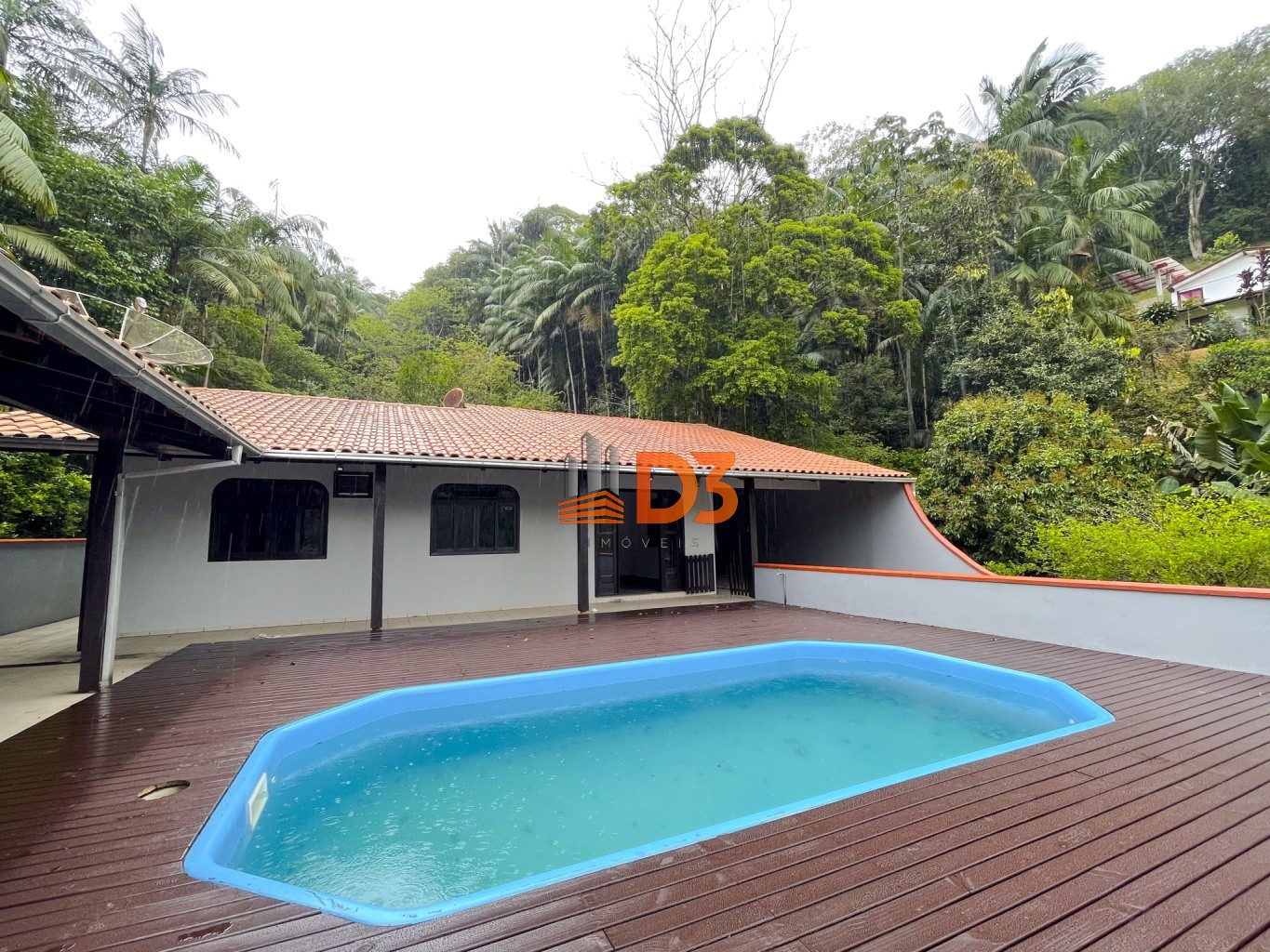Casa 3 quartos, sendo 1 suíte, com piscina e no início do Garcia - foto 1