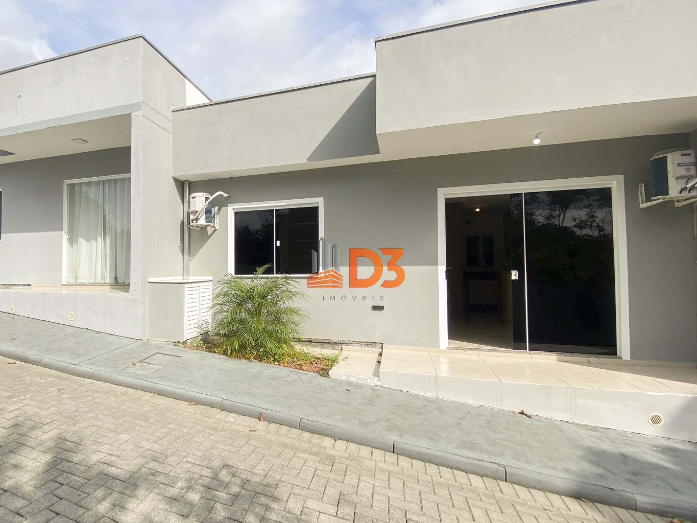 Casa com 2 dormitórios em condomínio na Fortaleza Alta - foto 1