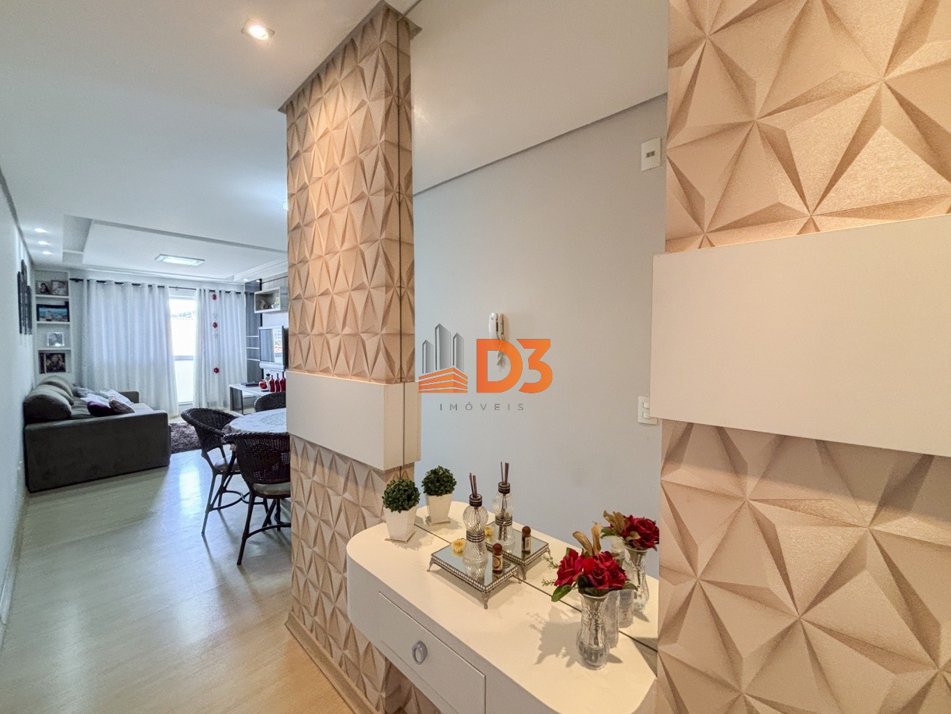 Apartamento Mobiliado com 03 dormitórios — foto 2