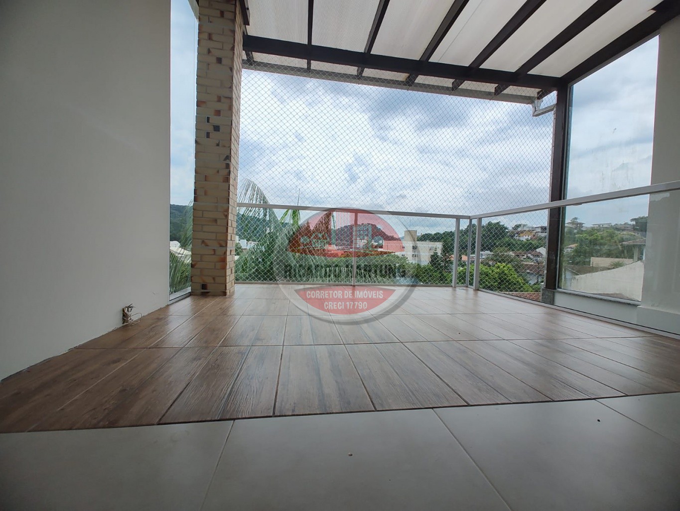 Sobrado escriturado, averbado, quitado e finamente decorado e mobiliado, localizado no bairro Garcia — foto 4