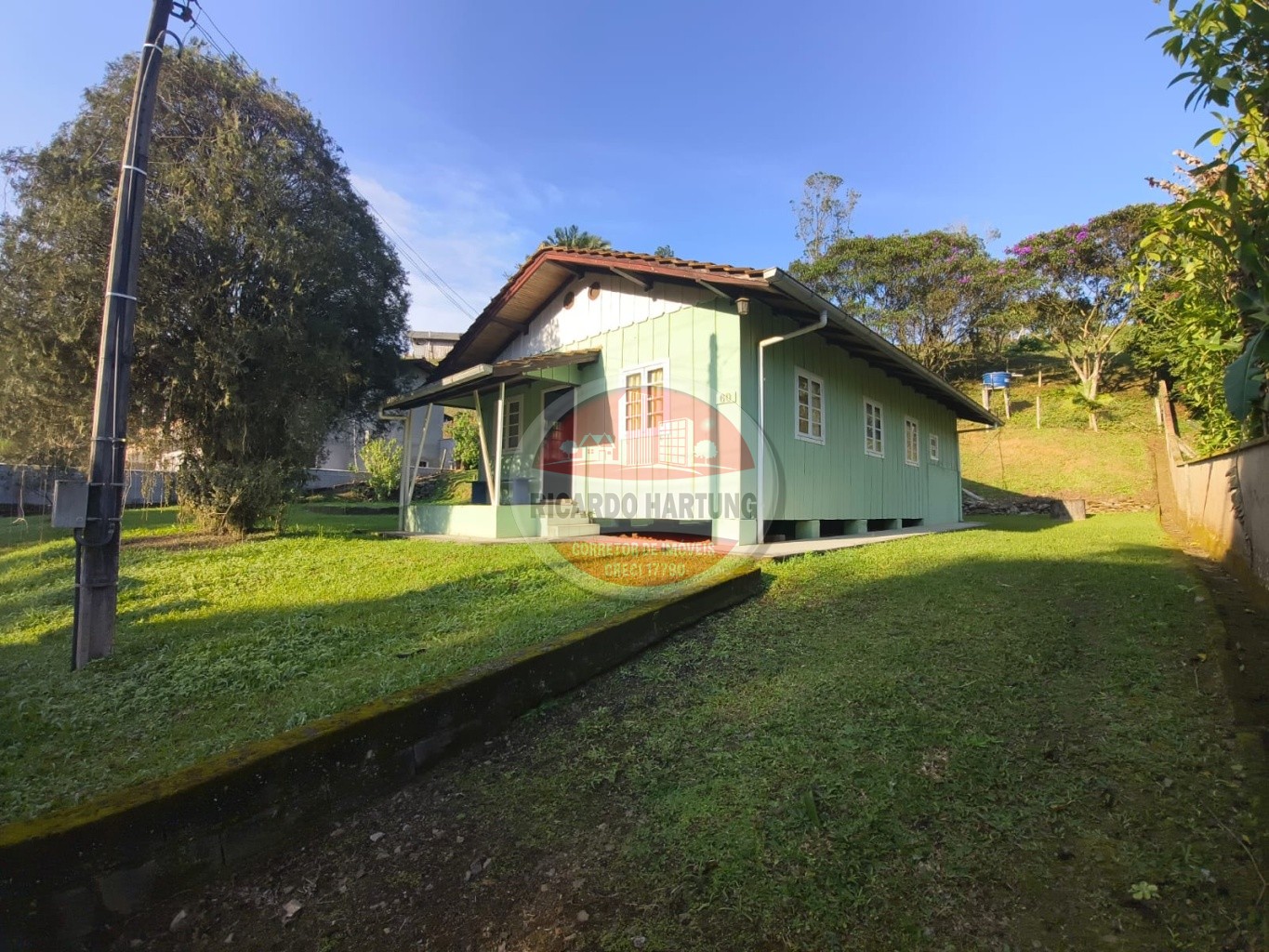 Excelente casa mista, cercada da natureza, para quem ama viver em contato com a natureza e preza por uma alimentação saudável, livre de agrotóxicos - foto 1