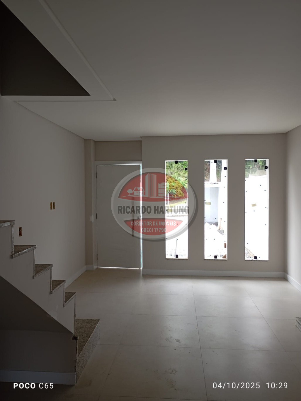 Sobrado novo com área de festa e com piscina no bairro Testo Salto — foto 6