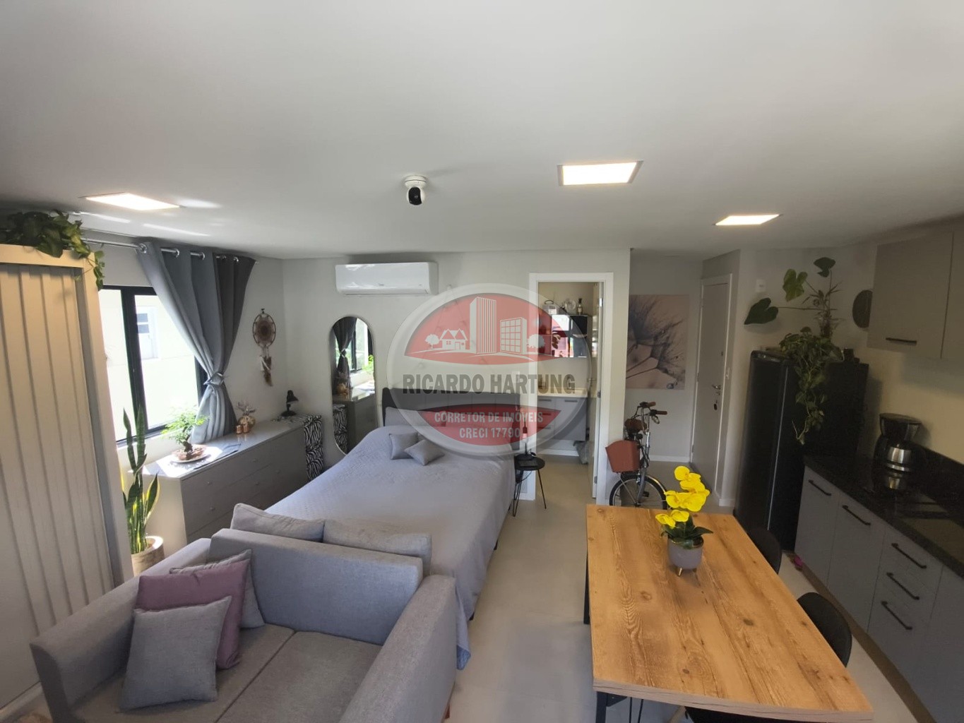 Lindo Loft decorado e mobiliado e climatizado, localizado em Blumenau-SC, próximo ao Centro — foto 2