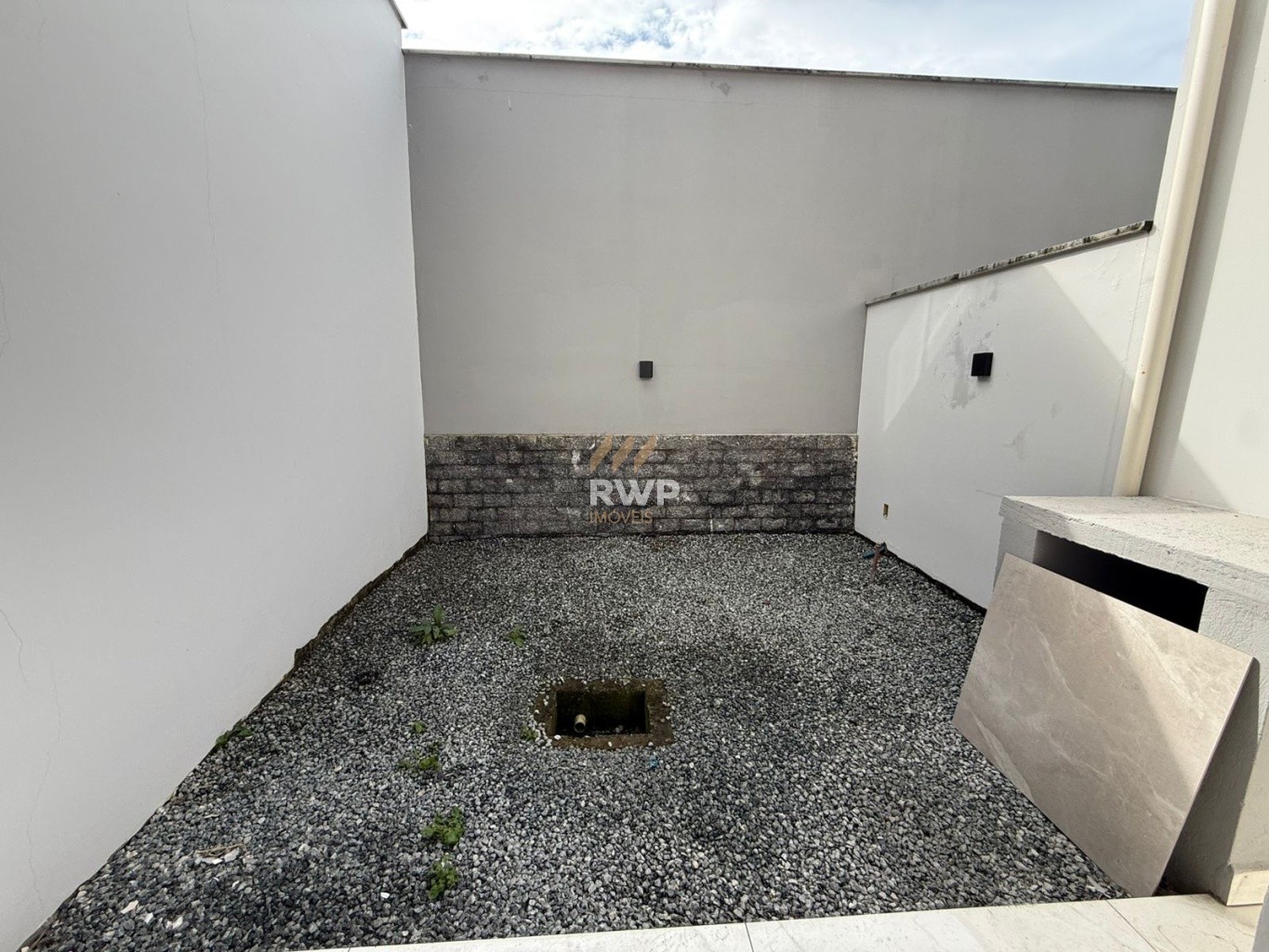 Área Fundos