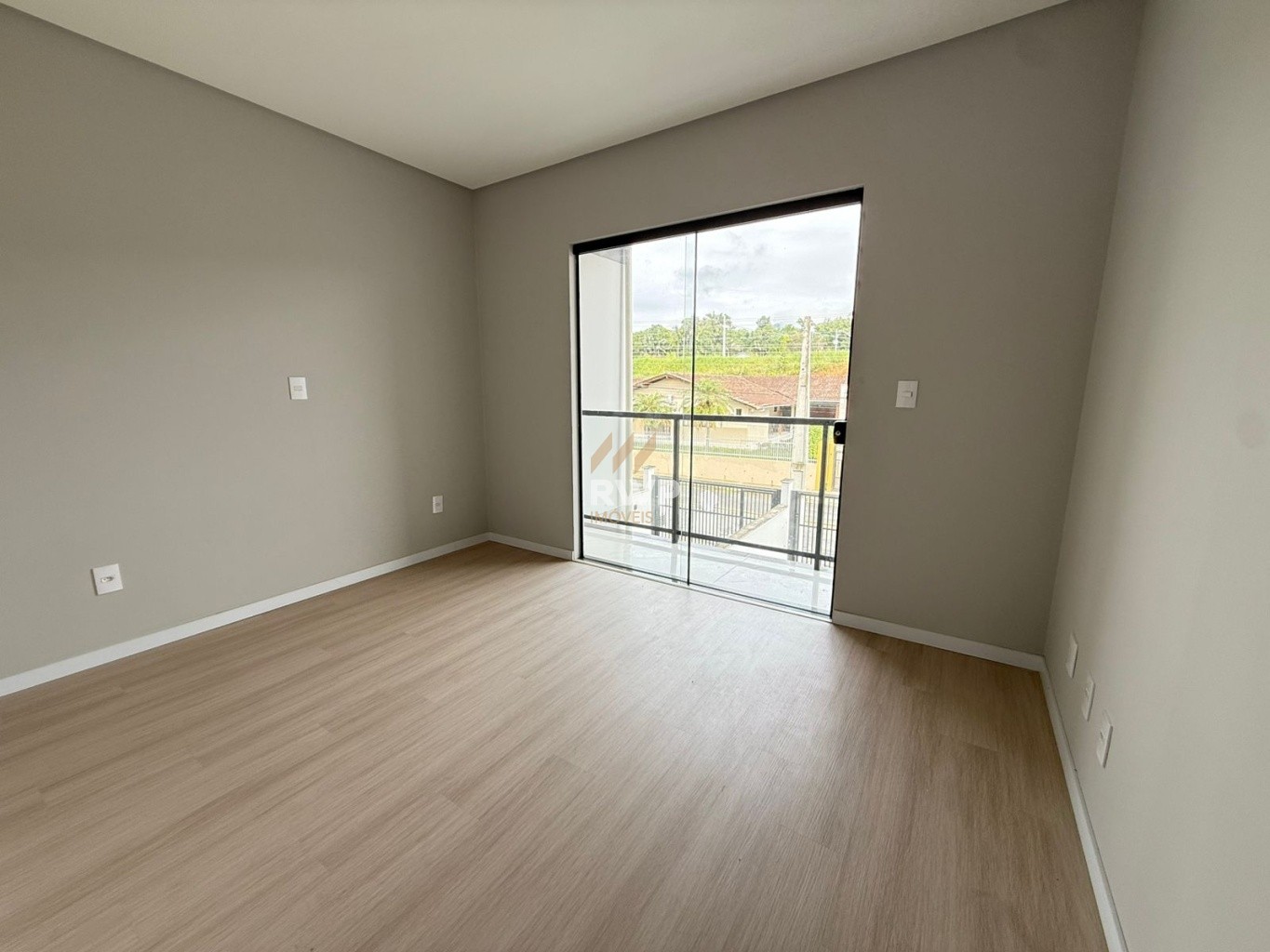 Quarto Suíte 1 (com Sacada)