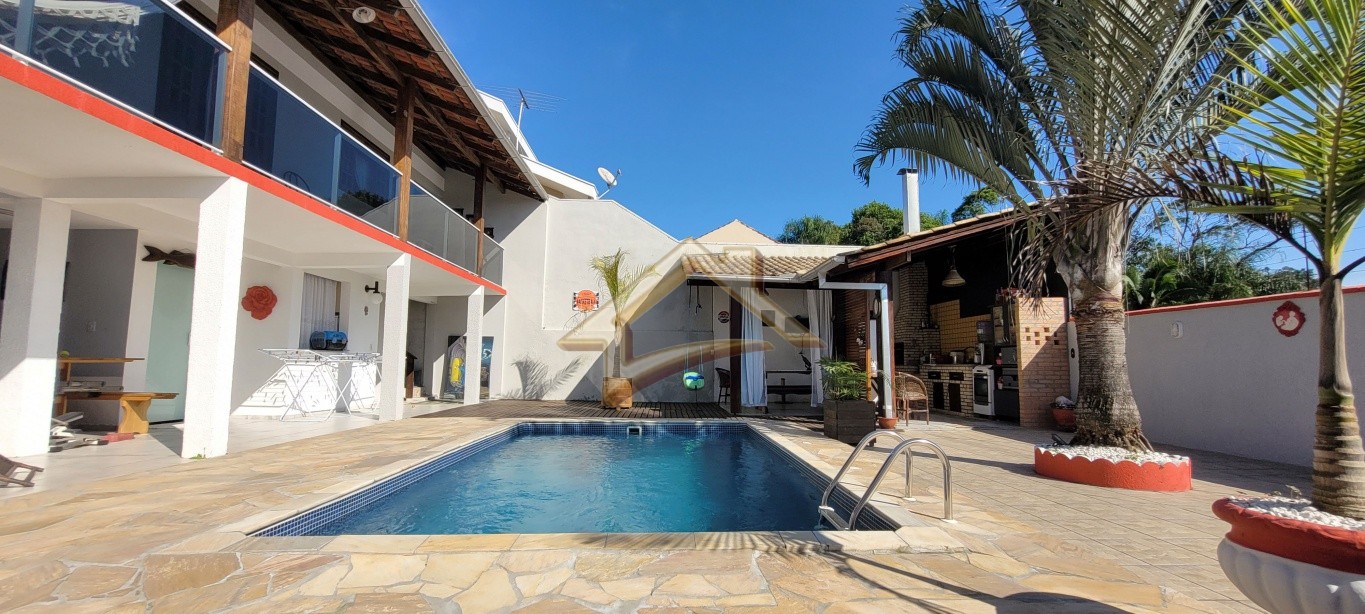 Casa com três dormitórios e piscina no bairro Fortaleza em Blumenau! — foto 3