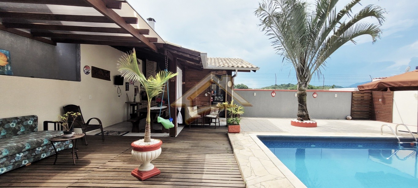 Casa com três dormitórios e piscina no bairro Fortaleza em Blumenau! — foto 7