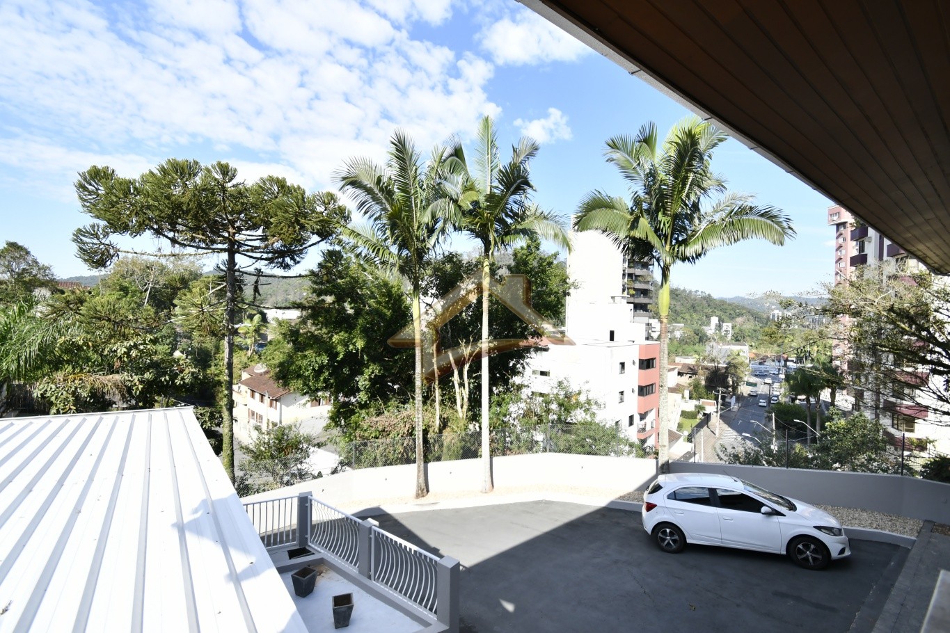 Casa em área comercial na Ponta Aguda! — foto 4