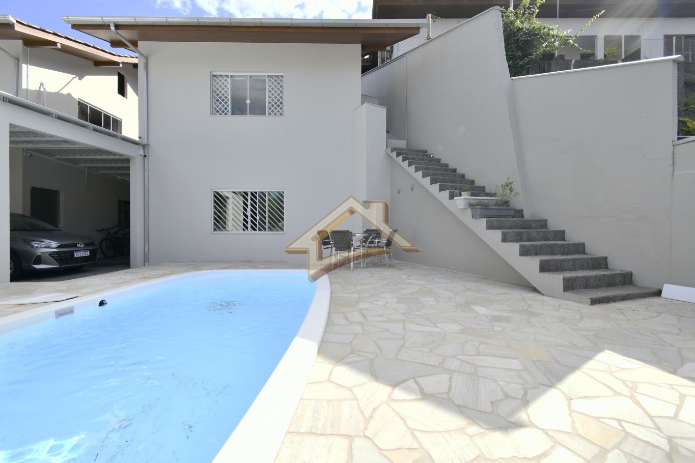 Casa em área comercial na Ponta Aguda! — foto 5