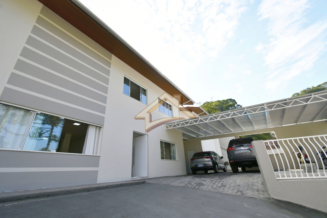 Casa em área comercial na Ponta Aguda! - foto 1