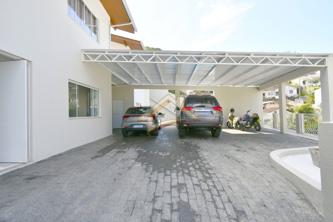 Casa em área comercial na Ponta Aguda! — foto 3