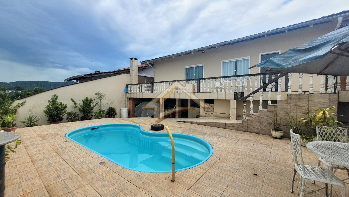 Casa a venda no bairro Fortaleza em Blumenau! - foto 1