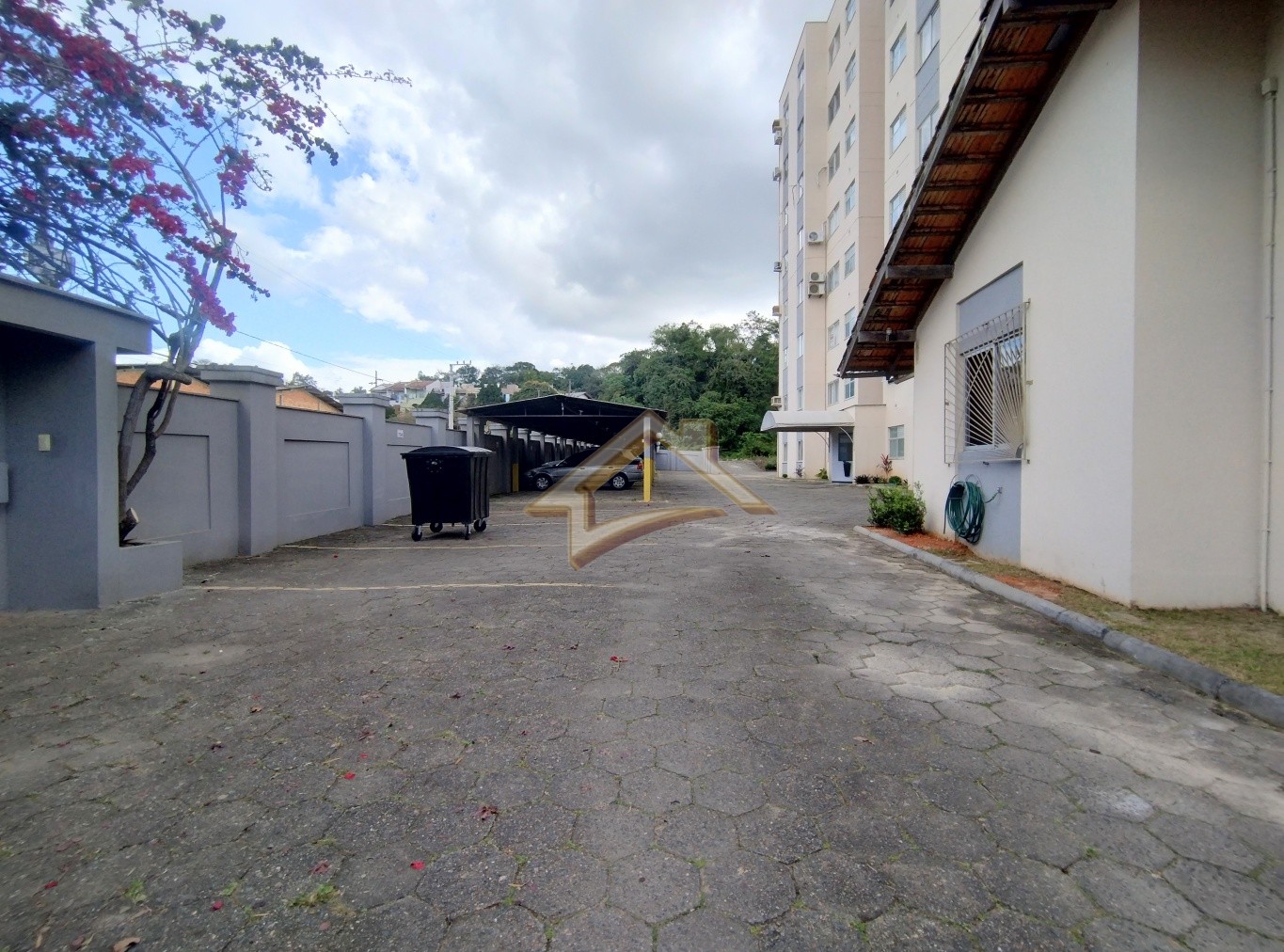 Apartamento com 03 dormitórios sendo 01 suíte próximo ao novo terminal da Água Verde! — foto 3