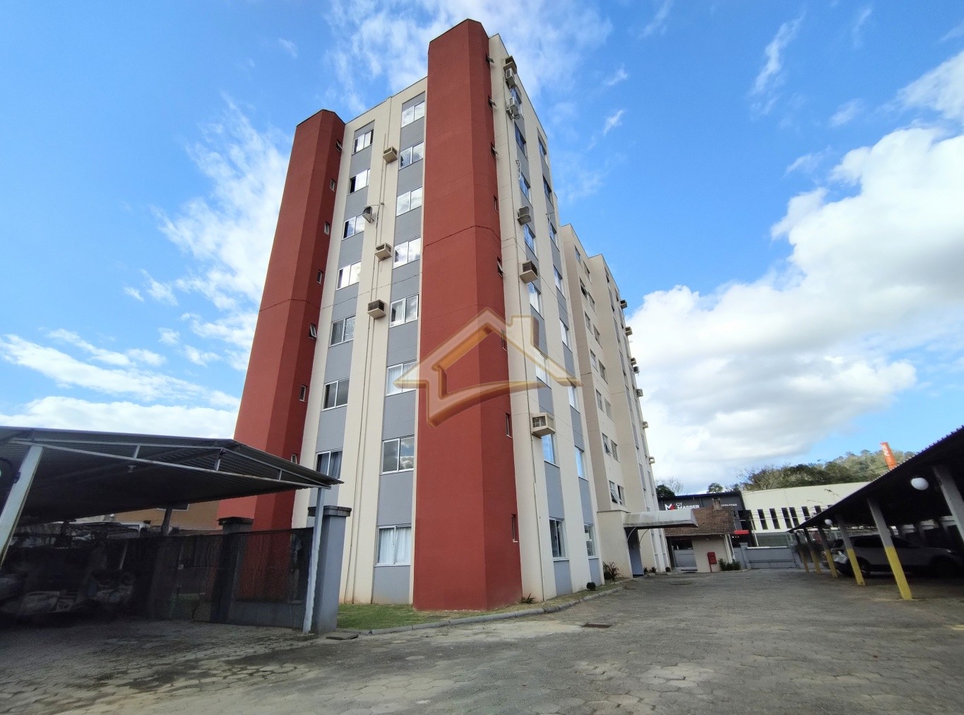 Apartamento com 03 dormitórios sendo 01 suíte próximo ao novo terminal da Água Verde! — foto 2