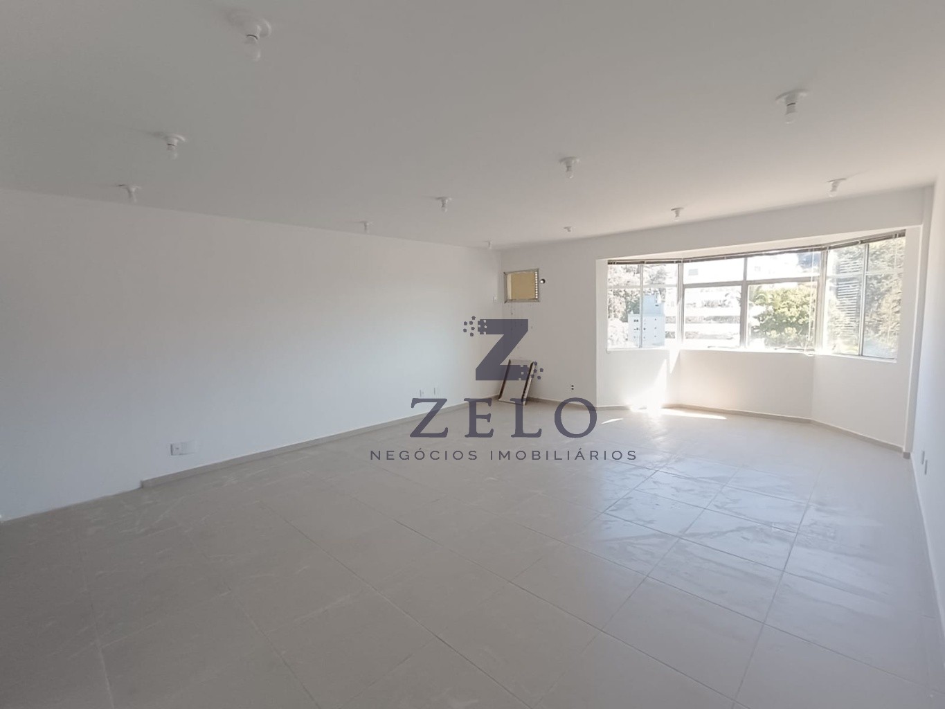 Sala Comercial de 49m² no bairro Centro, em Blumenau | Eu Corretor