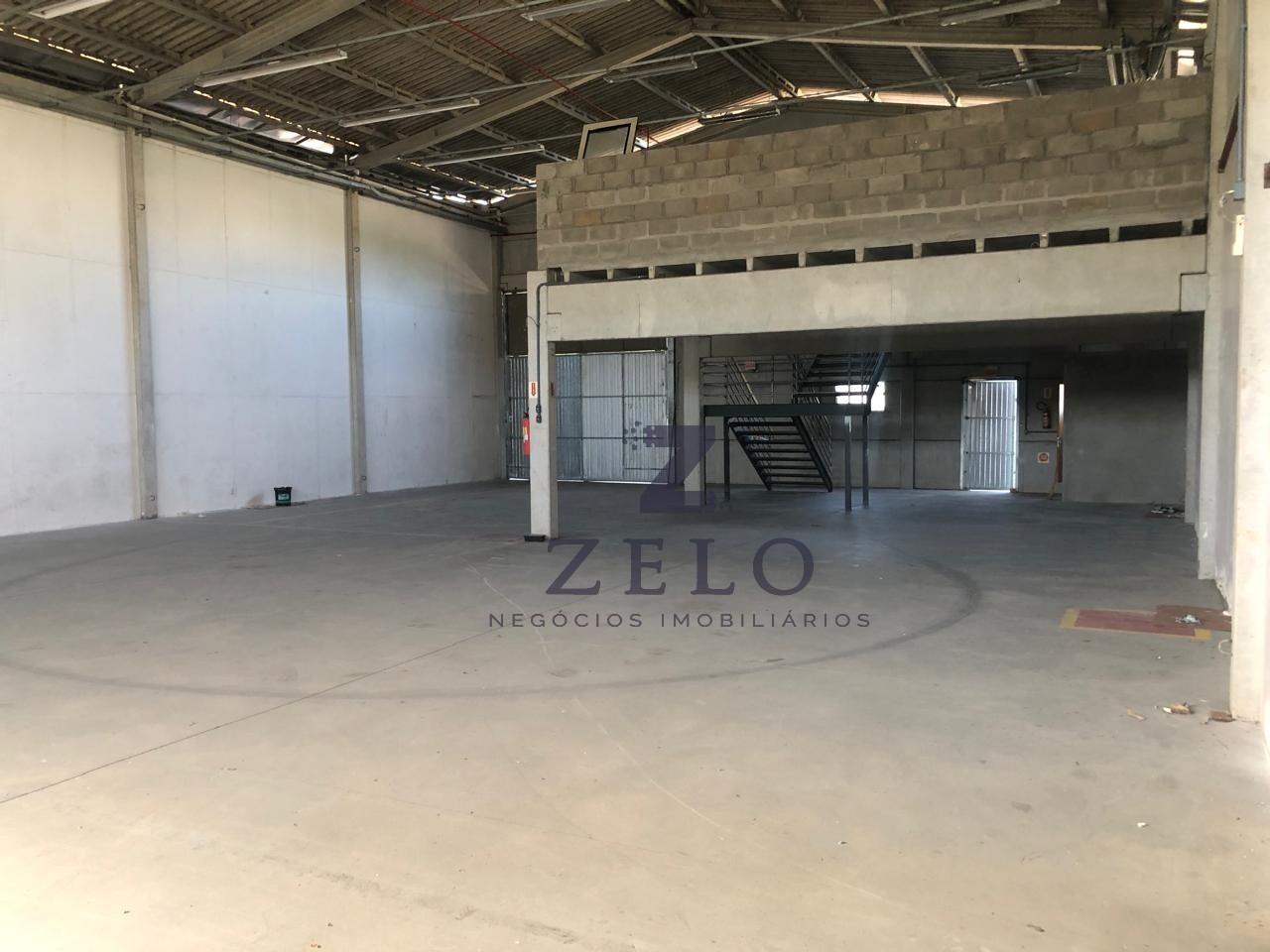 Amplo Galpão no bairro Itoupava Central - Em Condomínio — foto 3