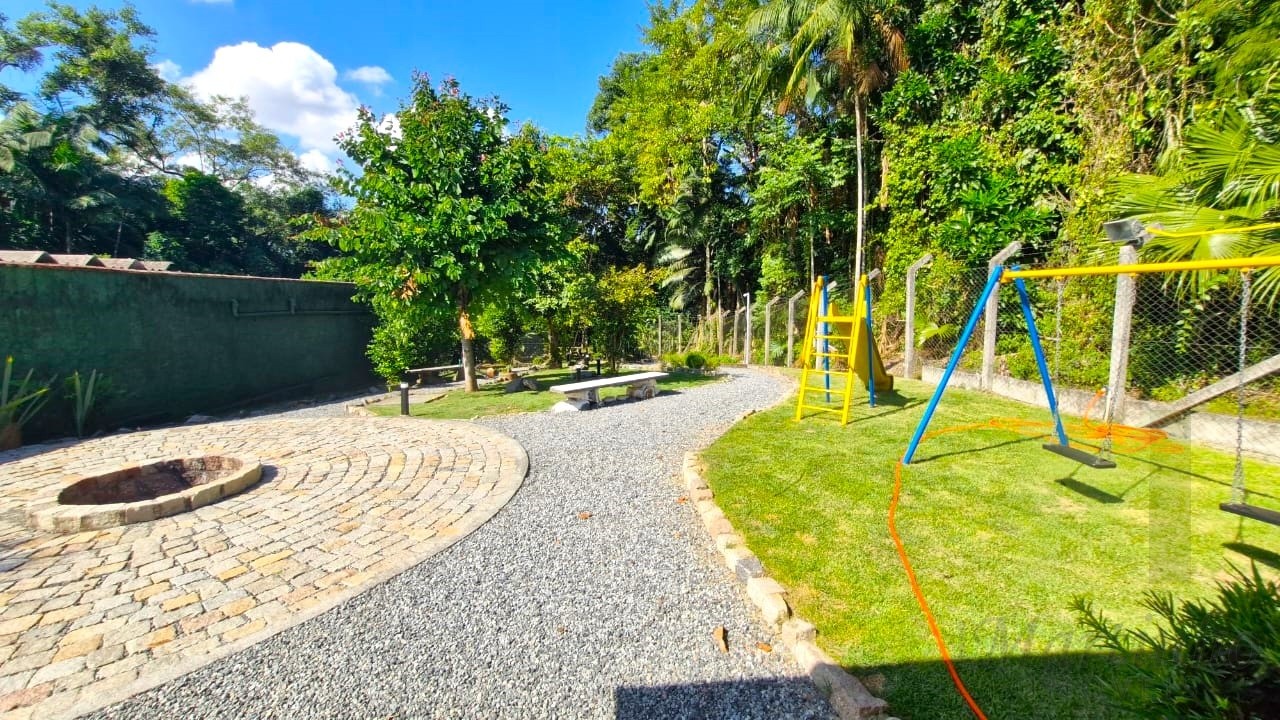 Playground e Jardim