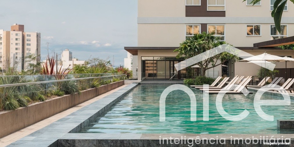 Piscina com raia semiolímpica