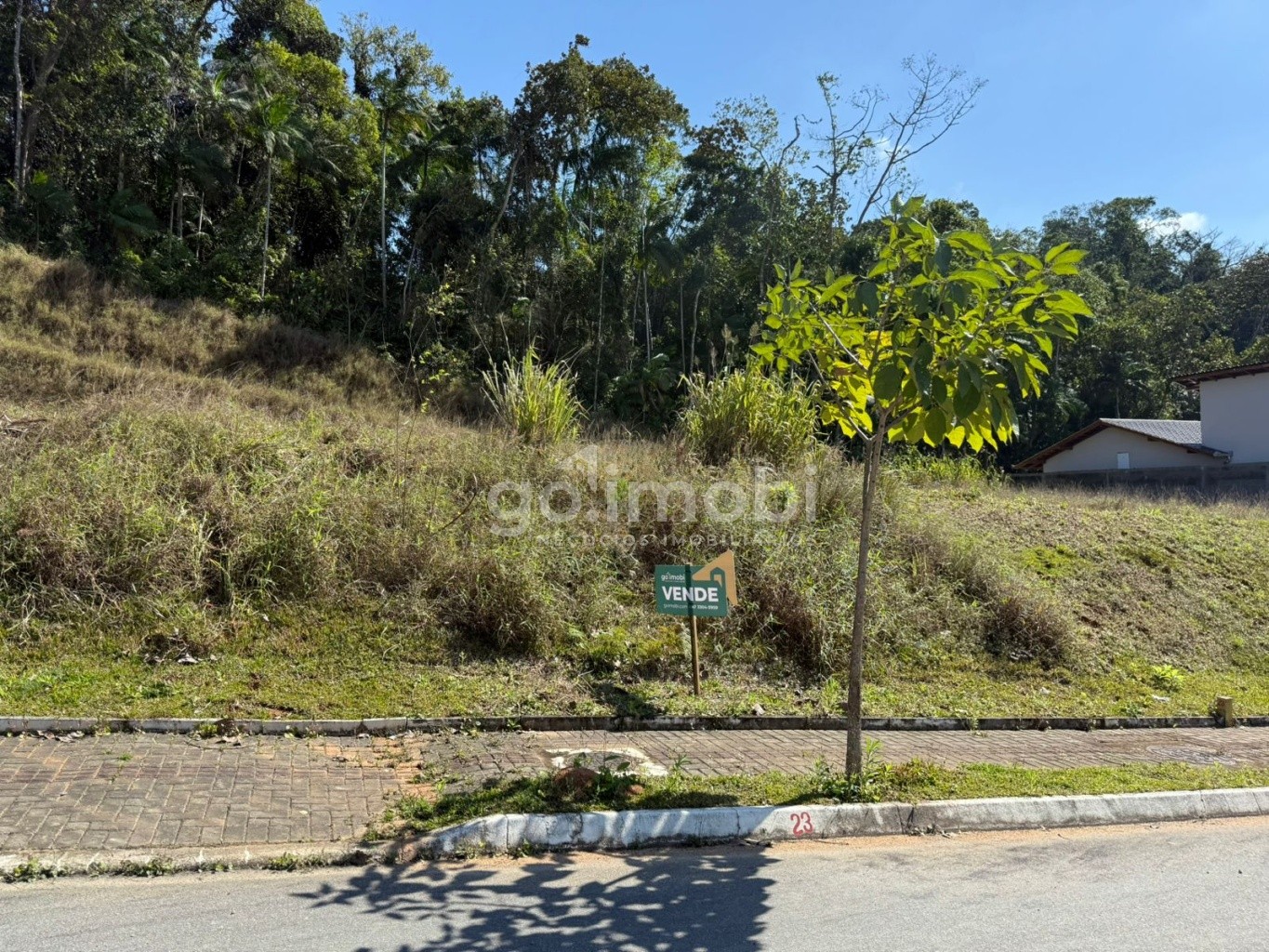 Terreno urbano no Loteamento Jardins de Indaial - Bairro Carijós - foto 1