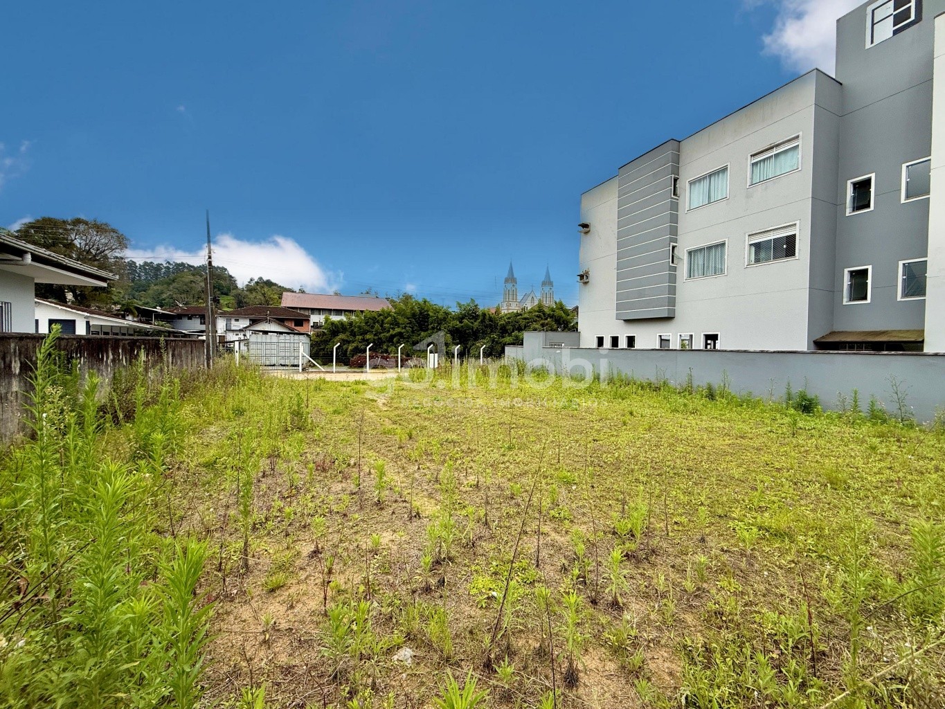 Terreno Amplo no Bairro dos Estados em Indaial - foto 1