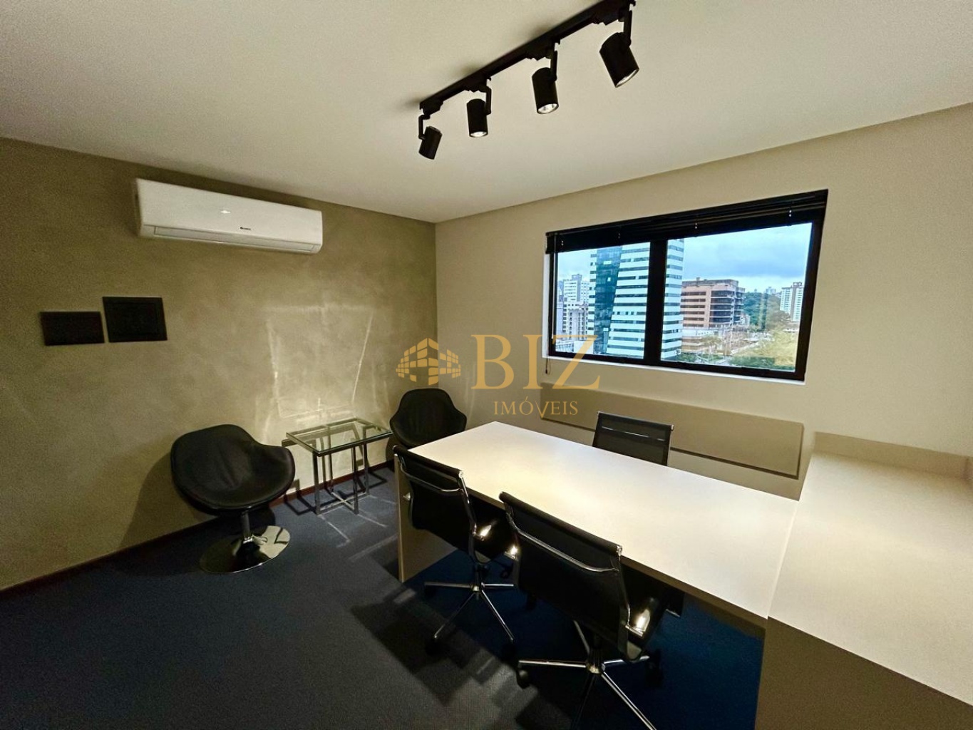 Excelente sala comercial totalmente mobiliada e pronta para uso, no Edifício Comercial Germânica Office, colado na Vila Germânica! — foto 2