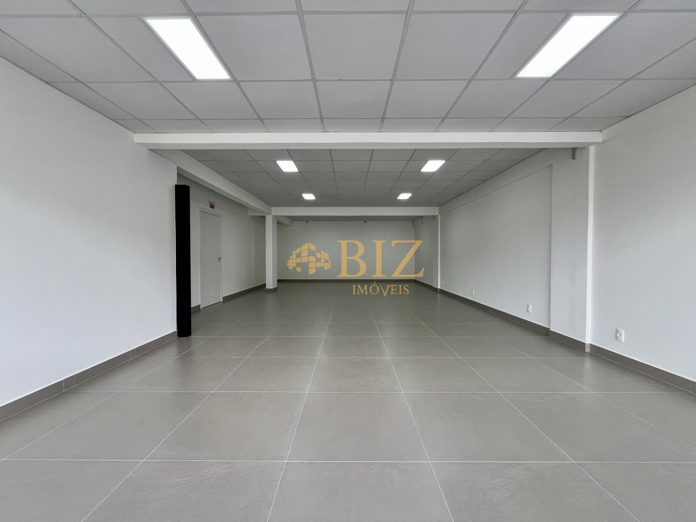 Sala Comercial de 80m² no bairro Velha Central, em Blumenau | Eu Corretor