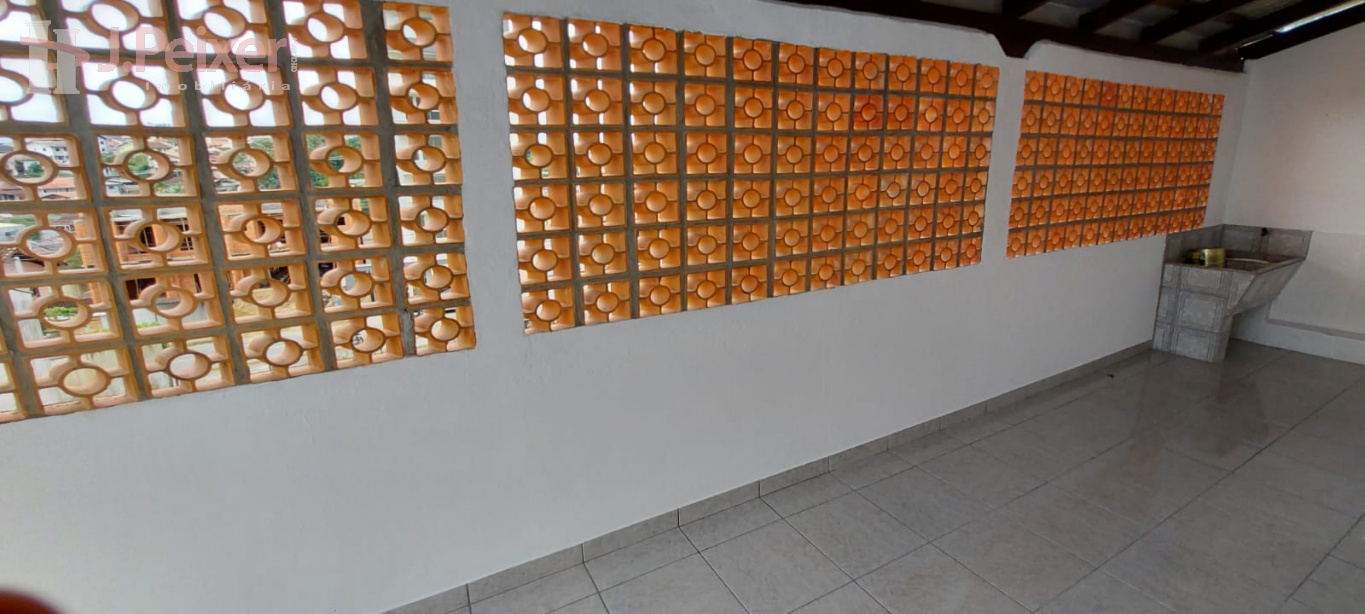 Casa com amplo terreno 2.000,00 + encargos ALUGUEL — foto 7