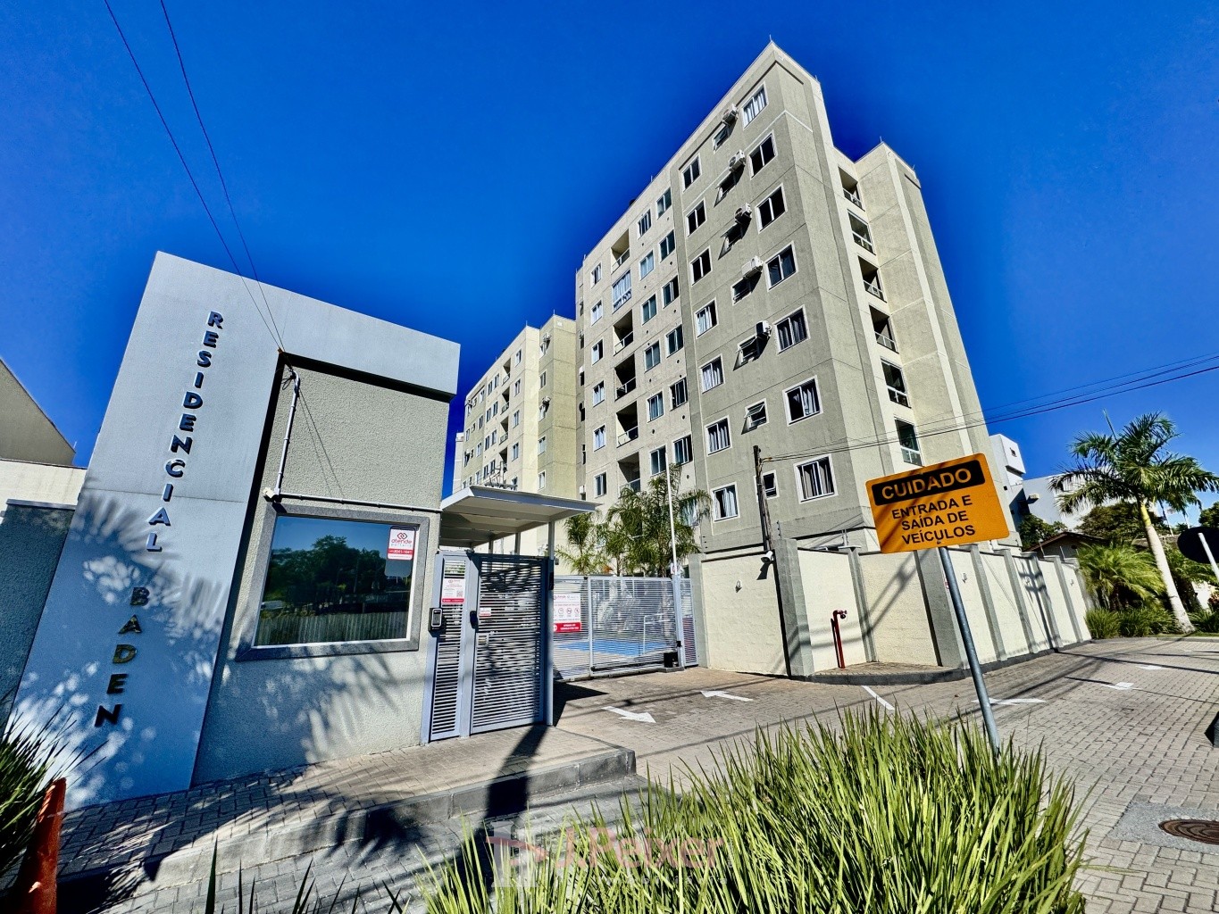 Apartamento de 02 quartos, sacada com churrasqueira e piscina, na Rua Johann Ohf, Água Verde - Blumenau - foto 1
