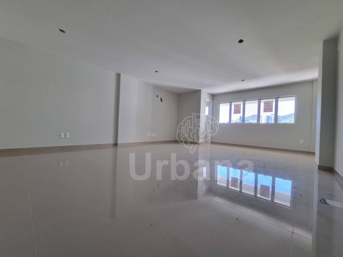 Sala comercial no Centro de Jaraguá do Sul - Urbana Imóveis - Imobiliária em Jaraguá do Sul