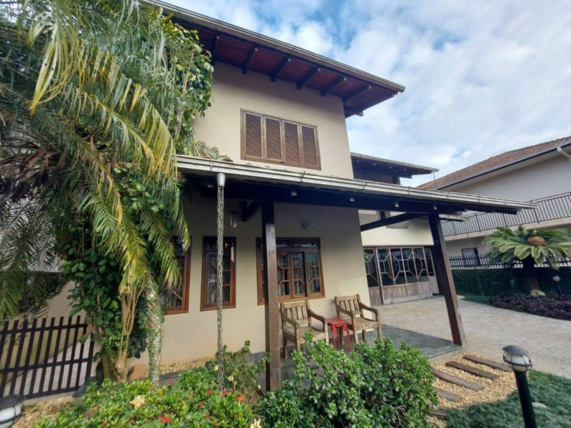 Casa no Baependi com 4 quartos e piscina em Jaraguá do Sul - Urbana Imóveis - Imobiliária em Jaraguá do Sul