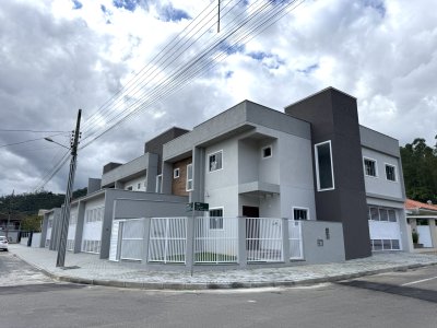 Casa no bairro Amizade com 3 dormitórios em Jaraguá do Sul/SC