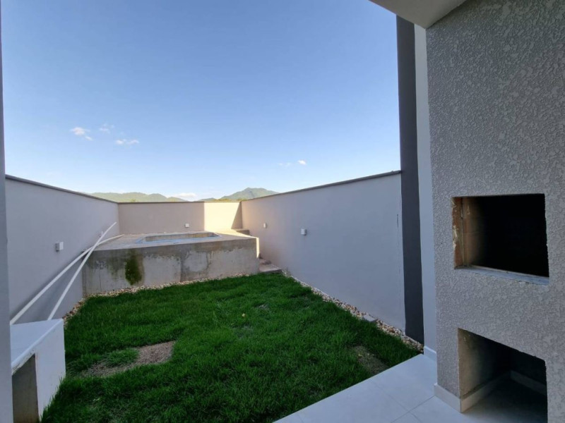 Casa com 2 suítes com piscina no bairro Três Rios do Norte, Jaraguá do Sul/SC - Urbana Imóveis - Imobiliária em Jaraguá do Sul