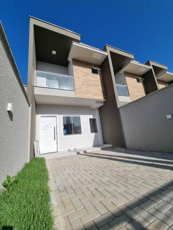 Casa com 2 suítes com piscina no bairro Três Rios do Norte, Jaraguá do Sul/SC - Urbana Imóveis - Imobiliária em Jaraguá do Sul