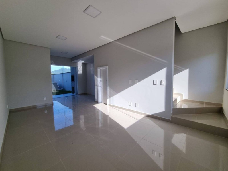 Casa com 2 suítes com piscina no bairro Três Rios do Norte, Jaraguá do Sul/SC - Urbana Imóveis - Imobiliária em Jaraguá do Sul