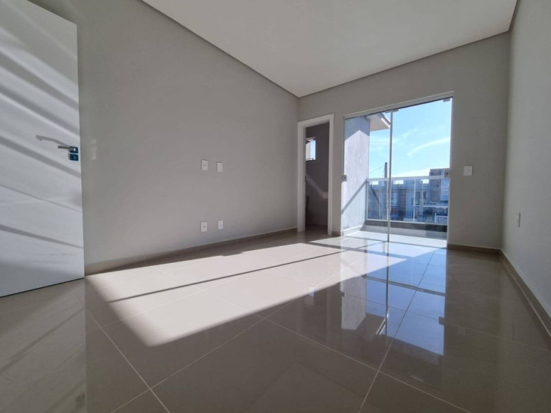 Casa com 2 suítes com piscina no bairro Três Rios do Norte, Jaraguá do Sul/SC - Urbana Imóveis - Imobiliária em Jaraguá do Sul