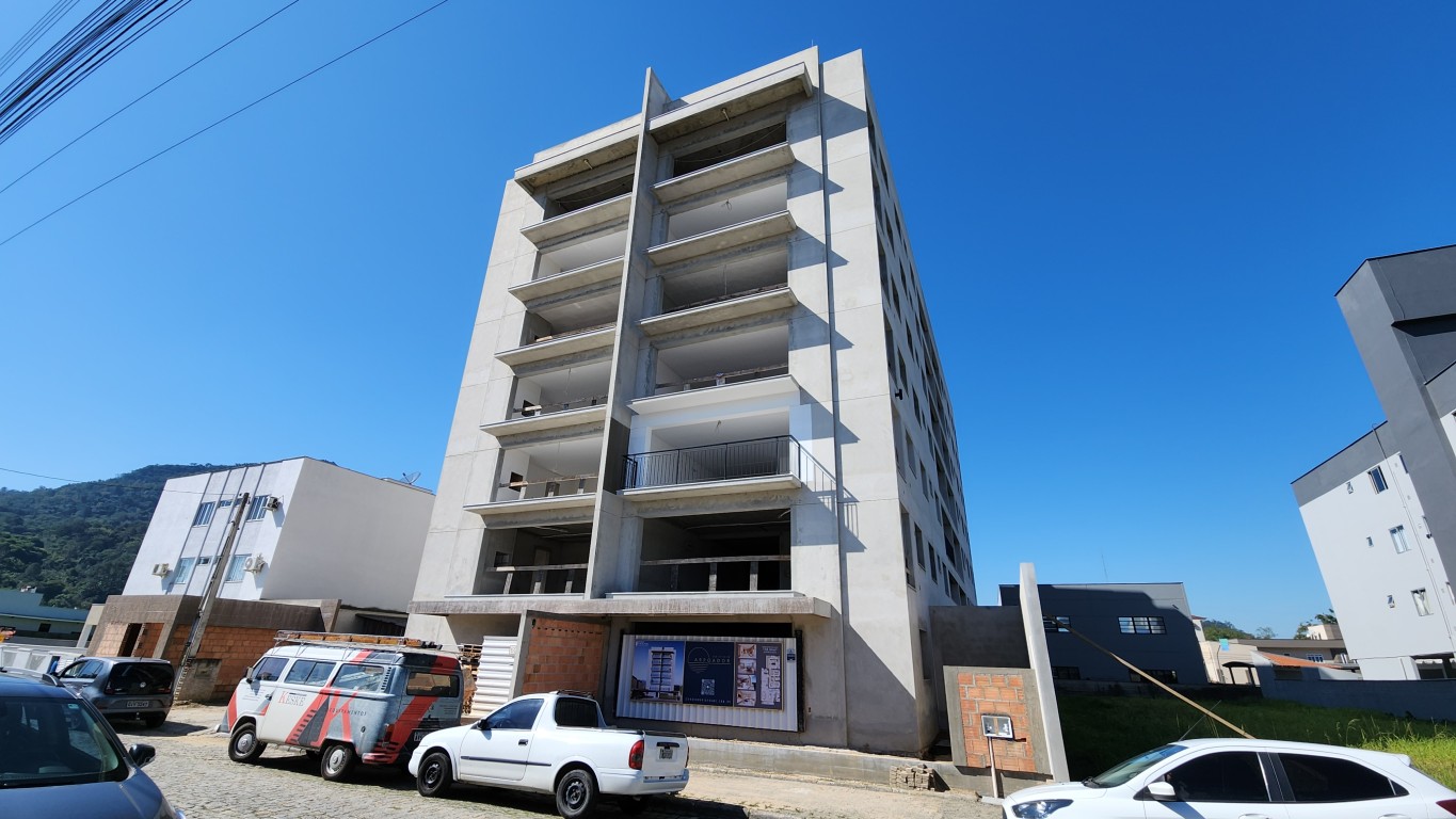 Edifício Arpoador em Jaraguá do Sul - 1 Suíte + 2 Demi-Suítes no Czerniewicz